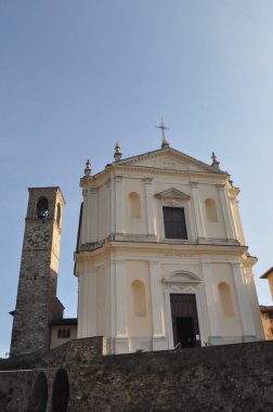 Divo Nicolao çeviri: Saint Nicolaus Kilisesi Gardone Riviera, İtalya