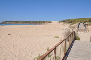 BOLONYA, İSPAN - 31 AĞUSTOS 2023: Sahil manzarası