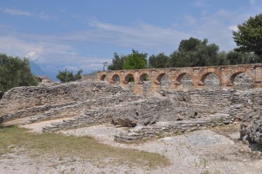 Grotte di Catullo çeviri: Catullus Grottoes Sirmione, İtalya