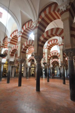 CORDOBA, SPAIN - 22 AĞUSTOS 2023: Mezquita Cordoba Katedrali İçişleri Camii