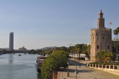 Torre del Oro çeviri: Altın Kule Sevilla, İspanya