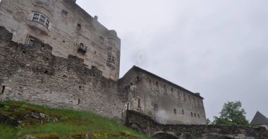 Pergine Valsugana, İtalya 'da bir şato düşünün.