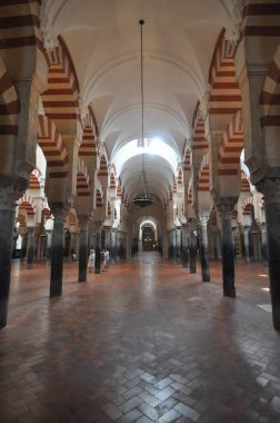 CORDOBA, SPAIN - 22 AĞUSTOS 2023: Mezquita Cordoba Katedrali İçişleri Camii