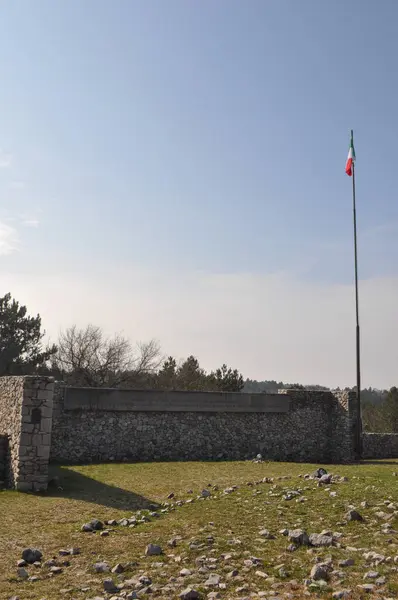 トライエスティ マルシェ 2023 フォイバ バゾヴィツァ記念碑 ロイヤリティフリーのストック写真
