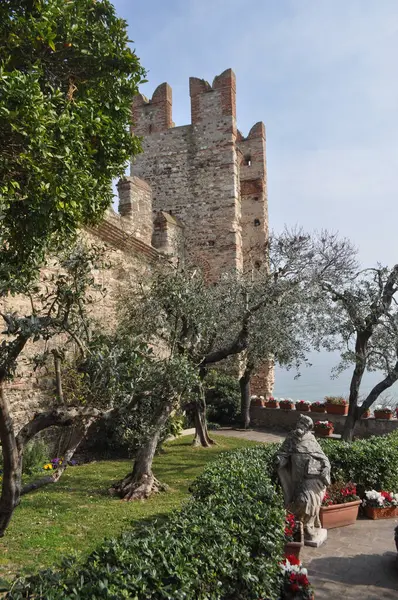 stock image SIRMIONE, ITALY - MARCH 23, 2023: Castello Scaligero translation Scala Castle