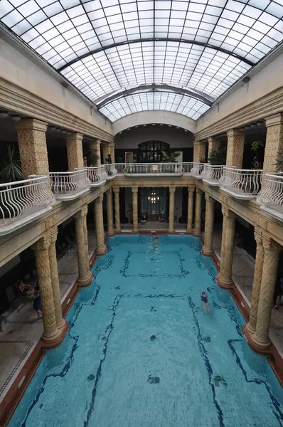 BUDAPEST, HUNGARY - 10 Nisan 2024 Gellert Termal Hamamı
