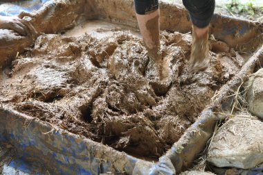 Doğal ham toprak alçı malzemesinin hazırlanması