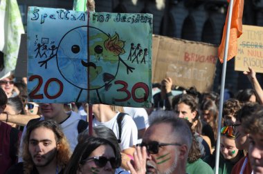 TÜRİN, İTALYA - 11 EKİM 2024 İKİM KIYIL SONRA