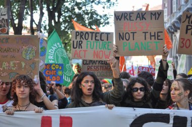 TÜRİN, İTALYA - 11 EKİM 2024 İKİM KIYIL SONRA