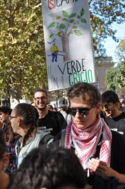 TÜRİN, İTALYA - 11 EKİM 2024 İKİM KIYIL SONRA