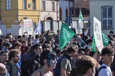 TÜRİN, İTALYA - 11 EKİM 2024 İKİM KIYIL SONRA