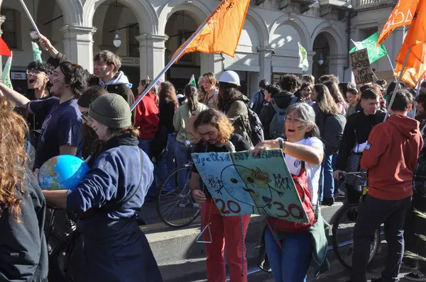 TÜRİN, İTALYA - 11 EKİM 2024 İKİM KIYIL SONRA