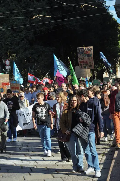 TÜRİN, İTALYA - 11 EKİM 2024 İKİM KIYIL SONRA