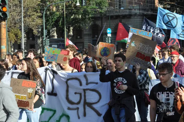 TÜRİN, İTALYA - 11 EKİM 2024 İKİM KIYIL SONRA