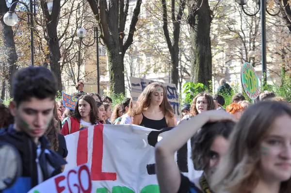 TÜRİN, İTALYA - 11 EKİM 2024 İKİM KIYIL SONRA