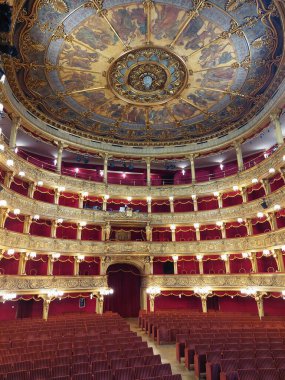 TURIN, İTALYA - 21 Şubat 2025 Teatro Carignano Tiyatrosu