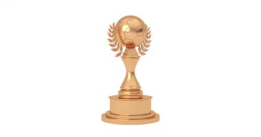 4k Çözünürlük Videosu: Altın Futbol Topu Altın Ödül Kupası ve Alfa Matte ile beyaz arka planda dönen Laurel Çelenksiz Döndürme
