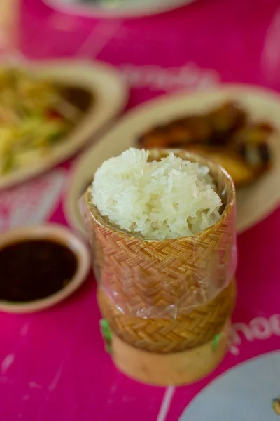 Bambu Kayu Kotak Gaya Tradisional Dengan Nasi Lengket Thailand — Stok Foto