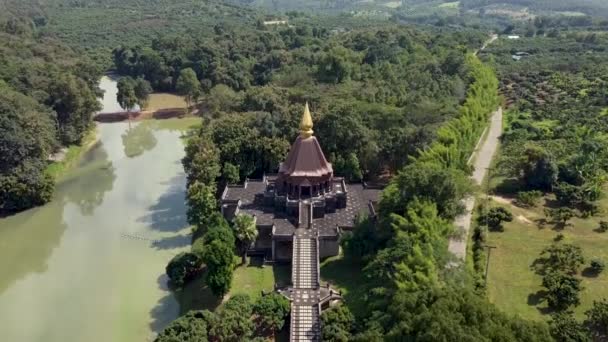 Una Toma Aérea Wat Doi Mae Pang Templo Budista Distrito — Vídeo de stock