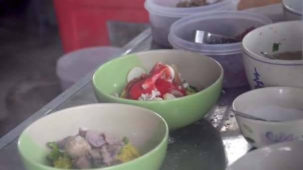 Delicias Asiáticas Fideos Res Con Sopa — Vídeo de stock