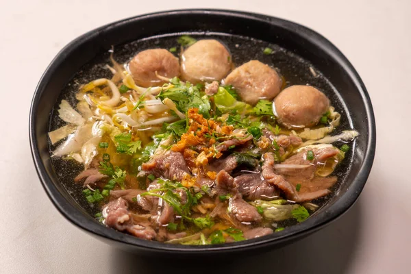 湯通しの良い中華スープと野菜とお肉のボール — ストック写真