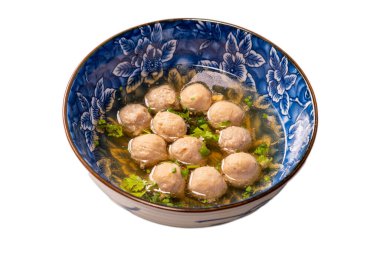Çorbalı Bakso Köftesi Chili Sosu Endonezya Gıda Tarzı Popüler Sokak Yemekleri Pırasa ve Bahar Soğanları oymalı