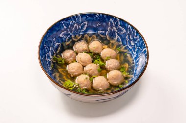 Çorbalı Bakso Köftesi Chili Sosu Endonezya Gıda Tarzı Popüler Sokak Yemekleri Pırasa ve Bahar Soğanları oymalı