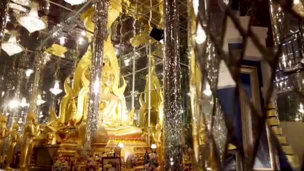 Video Buddha Oro Con 100 Metri Cattedrale Vetro Nel Tempio — Video Stock