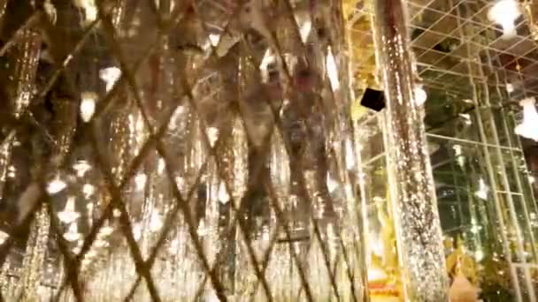 泰国Tha Sung寺100米玻璃大教堂黄金佛像4K视频 — 图库视频影像