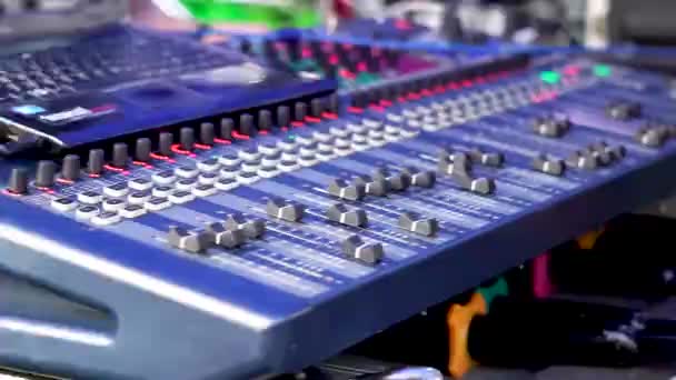 Inżynier Dźwięku Pracuje Koncercie Chiang Mai — Wideo stockowe