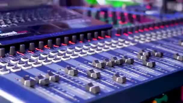 Inżynier Dźwięku Pracuje Koncercie Chiang Mai — Wideo stockowe