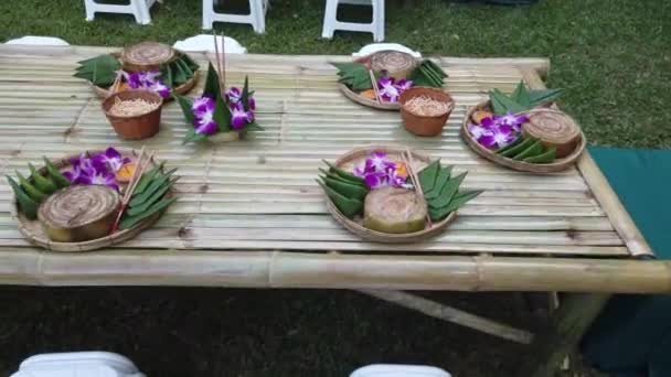 Krathong Handcrafted Floating Candle Made Floating Part Decorated Green Leaves — 图库视频影像