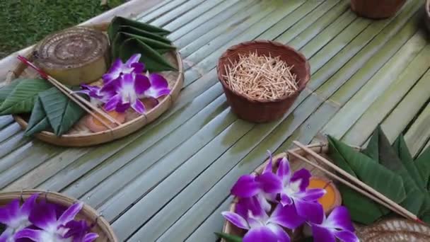 Krathong Handcrafted Floating Candle Made Floating Part Decorated Green Leaves — 图库视频影像