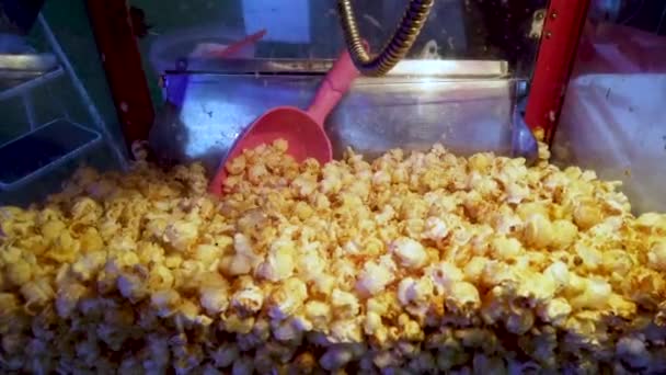Производство Попкорна Традиционным Тайским Способом — стоковое видео