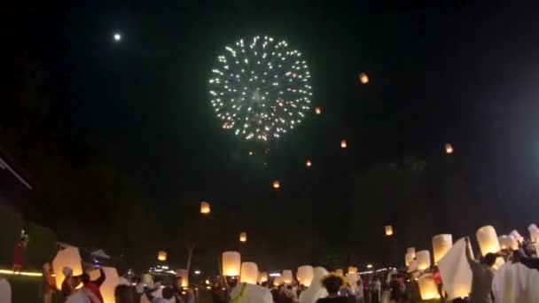 Loy Krathong Peng Festival 2024 Chiang Mai Thailanda — Videoclip de stoc