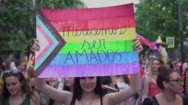 Granada, İspanya - 28 Haziran 2022 LGBT gurur günü. Topluluk için hak iddia etme