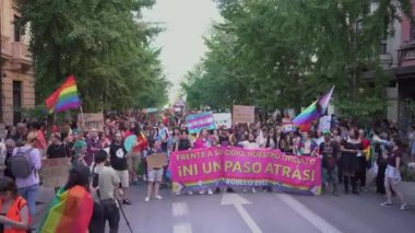 Granada, İspanya - 28 Haziran 2022 LGBT gurur günü. Topluluk için hak iddia etme