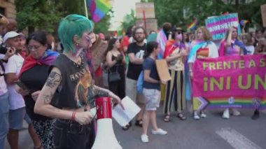 Granada, İspanya - 28 Haziran 2022 LGBT gurur günü. Topluluk için hak iddia etme
