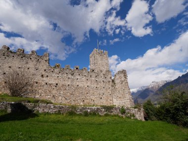 Breno, İtalya. Kalenin yıkıntısı.