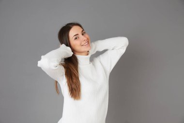 Genç kadın - Stüdyo arka planında portre