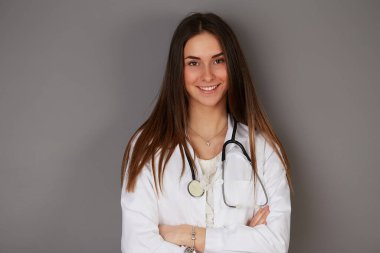 Mutlu genç bayan doktor - stüdyo geçmişi