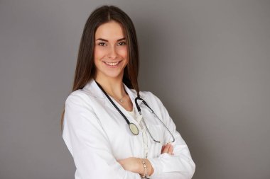 Mutlu genç bayan doktor - stüdyo geçmişi