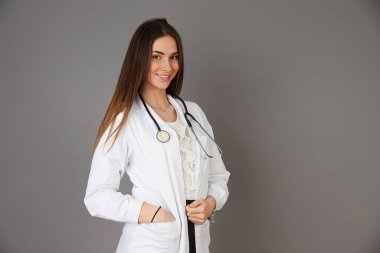 Mutlu genç bayan doktor - stüdyo geçmişi