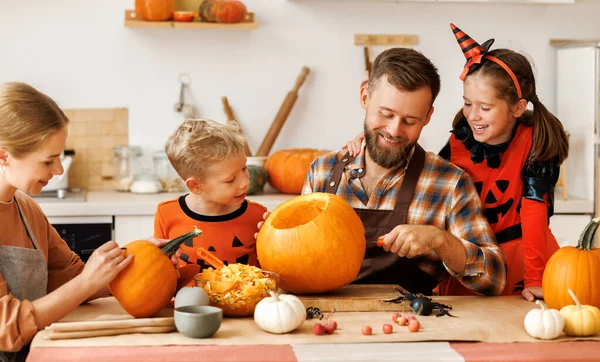 Happy Family Mother Father Children Daughter Son Remove Pulp Pumpkin Royalty Free Stock Photos