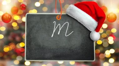Cette vido traite de resiliencemerry noel konsepti, karatahta ve şapka vermek bulanık bokeh ve köknar ağacı ve toplar arka plan