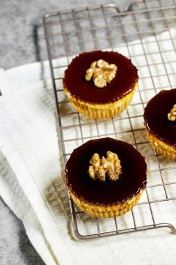homemade delicious mini walnut caramel cheesecake