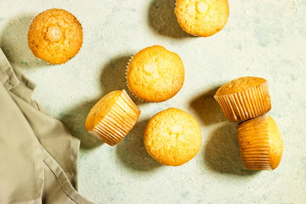 Vanilla Caramel Nuts Muffins Paper Cups — Zdjęcie stockowe