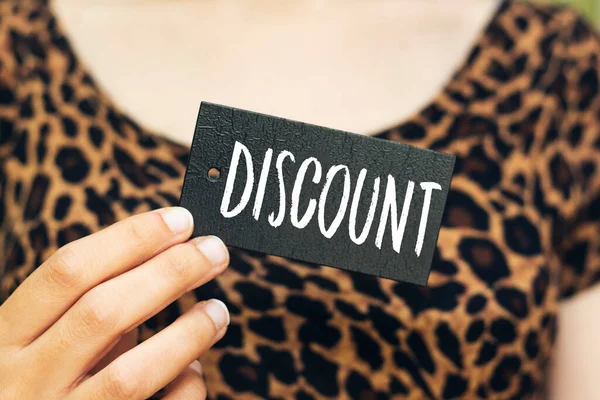 Woman Holding Discount Paper Price Tag Shopping Opportunity Consumerism Concept — Stock Photo, Image