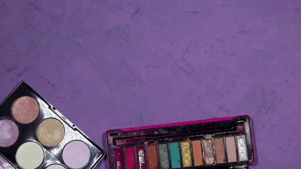 Skönhet Kosmetisk Makeup Produkt Layout Mode Kvinna Smink Borstar Och — Stockvideo