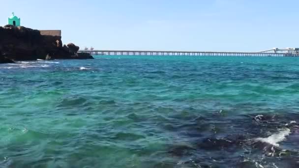 Óceán Hullámai Szikláknak Csapódnak — Stock videók